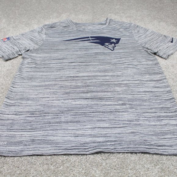 Nike NE Patriots T-Shirt Women's XL Gray On Field Dri-Fit Short Sleeve Pullover - Picture 2 of 10
